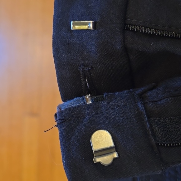 BCBGMaxAzria, Black Pants, Zippers at Ankles, EUC, Women's 0 - Picture 5 of 13